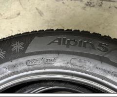2 Gomme 215/65 R17 Michelin inverno 99%residui2022