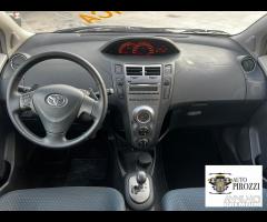 TOYOTA YARIS 1.3 Benz Cambio automatico 2011 - 8