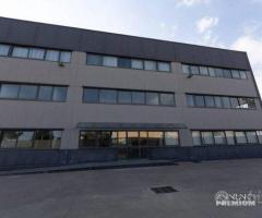 Ufficio 5 vani Valcorrente con tre posti auto