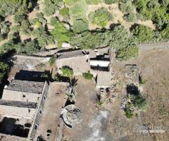 Caseggiato Rurale con Terreno di 85.000 - 27