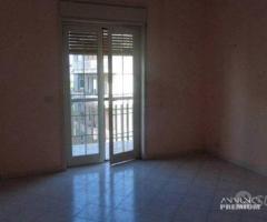 Ampio Appartamento 4 vani Catania Zona San Giovani - 17