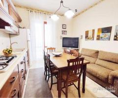 Ampio Appartamento 3,5 vani con Posti auto Aci San - 17