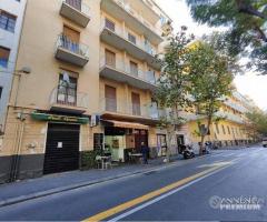 Attività " Chiosco / Bar " Catania via Lago di N - 13