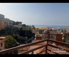 Imperia via Diano calderina attico fronte mare