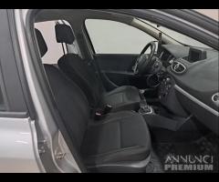 Renault Clio 1.5 dci unico prop 2009 nav - 18