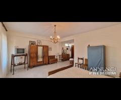 Palazzetto su 4 livelli con locale commerciale - 19