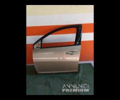 Porta anteriore posteriore lancia y