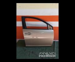 Porta anteriore posteriore lancia y