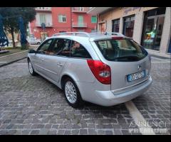 Renault Laguna 1.9 dCi/130CV Grandtour Dynamique - 7