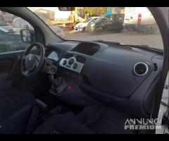 Renault Kangoo 1.5 dCi 75CV F.AP - 9