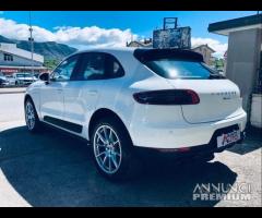 PORSCHE Macan 2.0 - 25