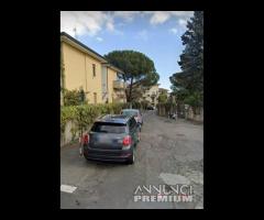 Gravina(CT),pressi bar Alecci ,ampio garage in