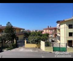 Ampia Villa con giardino divisibile in due duplex - 7