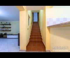 Semi indipendente su due livelli ampie metrature - 12