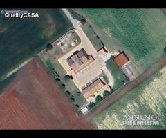 Casolare grandi dimensioni con annessi a jesi - 11