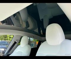 Tesla Model Y Model Y Long Range AWD - 12