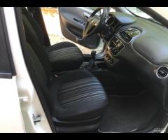 Fiat Punto 1.3 Mjt . Neopatentati - 2011 - 13