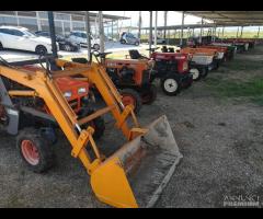 Trattore usato con Pala Kubota vigneto Frutteto