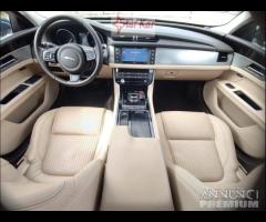 Jaguar xf 2.0d awd - 13