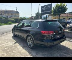 Volkswagen Passat Variant 2.0 TDI DSG Executive Bl - 20