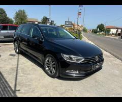Volkswagen Passat Variant 2.0 TDI DSG Executive Bl - 23