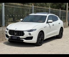 Maserati Levante Granlusso- Tetto Panoram-full Opt