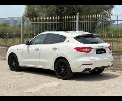 Maserati Levante Granlusso- Tetto Panoram-full Opt - 23