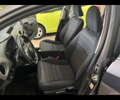 Toyota Yaris 1.0 gpl red edition full 2016 - 21