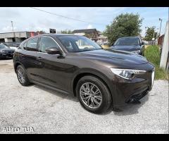 ALFA ROMEO STELVIO 150cv navi xenon pelle tetto - 6