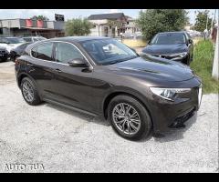 ALFA ROMEO STELVIO 150cv navi xenon pelle tetto - 8
