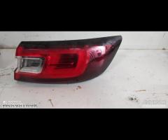 fanale stop posteriore LED renault clio 4 2017 - 8