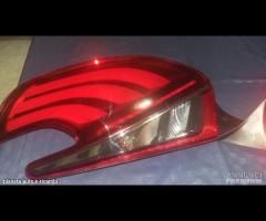 stop posteriore LED dx,sx peugeot 208 2018