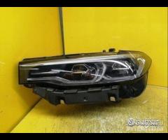 Il faro anteriore sinistro bmw g07 x7 full led