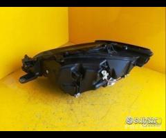 Il faro anteriore destra lexus gs full led3