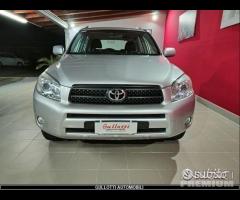 TOYOTA RAV4 2.2 D136 CV Luxury PROMOZIONE