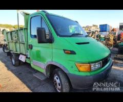 Iveco 35a con vasca ribaltabile posteriore