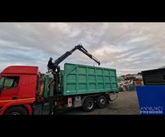 Cassone scarrabile con gru mec C9071S2