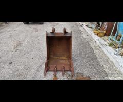 BENNA JCB PER ESCAVATORE COD. 18