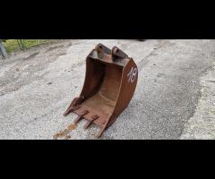 BENNA JCB PER ESCAVATORE COD. 18