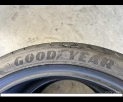 2 Gomme 275/35 R19 Goodyear estive RFT 80% residui
