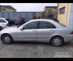 Mercedes Classe C W203 Berlina Demolita - Ricambi