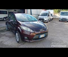 Ford fiesta 5P-1.4 gpl-full-2010