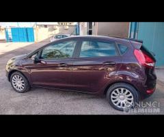 Ford fiesta 5P-1.4 gpl-full-2010