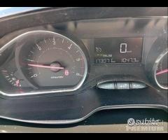 Peugeot 208 5p-1.4 hdi-full-2013 - 18