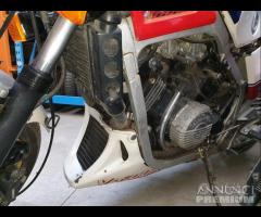 Honda V - Four 750 - VF750F Demolita - Per Ricambi - 6