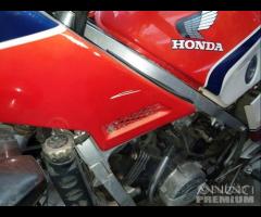Honda V - Four 750 - VF750F Demolita - Per Ricambi - 23