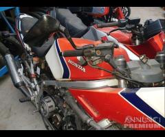 Honda V - Four 750 - VF750F Demolita - Per Ricambi - 26