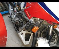 Honda V - Four 750 - VF750F Demolita - Per Ricambi - 27