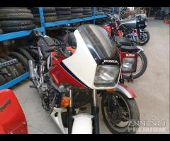 Honda V - Four 750 - VF750F Demolita - Per Ricambi - 28