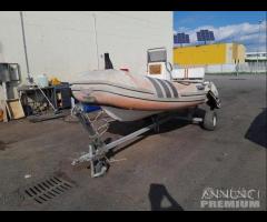 Gommone Con Motore Johnson Da Restauro